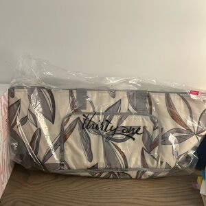 Thirty-one Bake & Take Party Cooler and Tapered Pouch Bundle